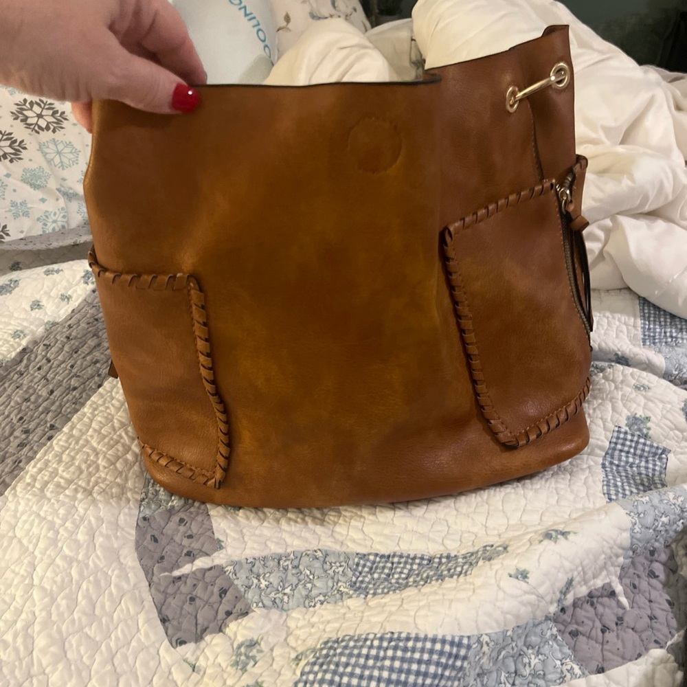 Elegant Tan Leather Hobo Bag